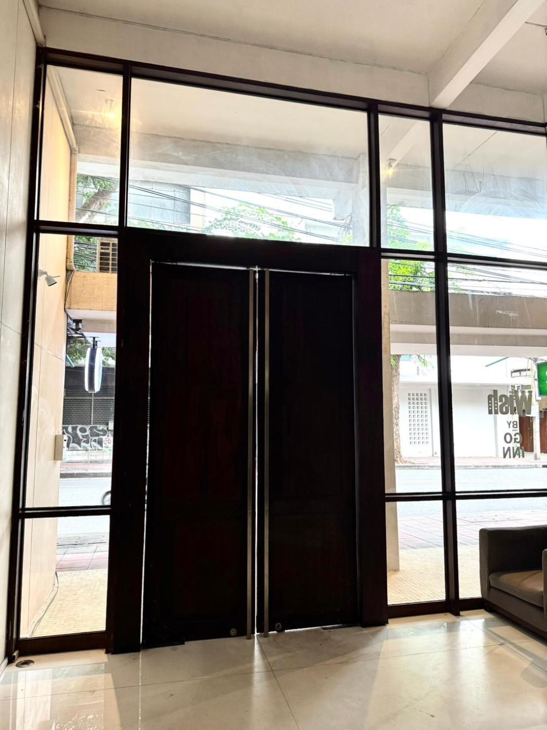 Wish Inn Silom - วิช อินน์ สีลม X Бангкок Экстерьер фото
