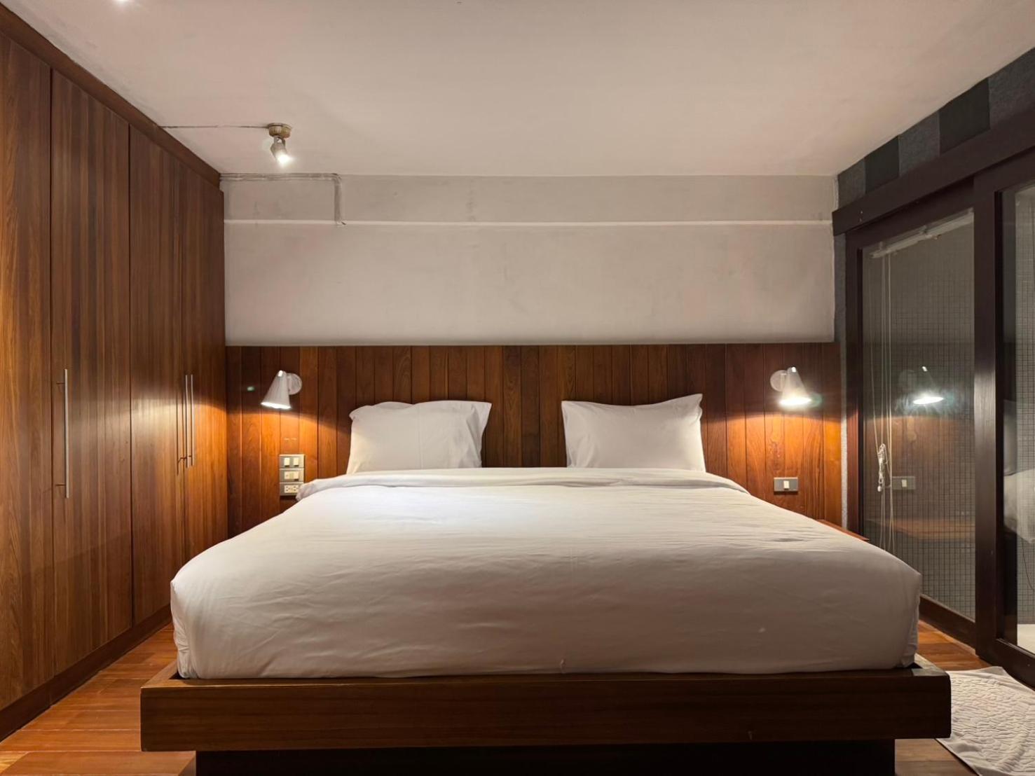 Wish Inn Silom - วิช อินน์ สีลม X Бангкок Экстерьер фото
