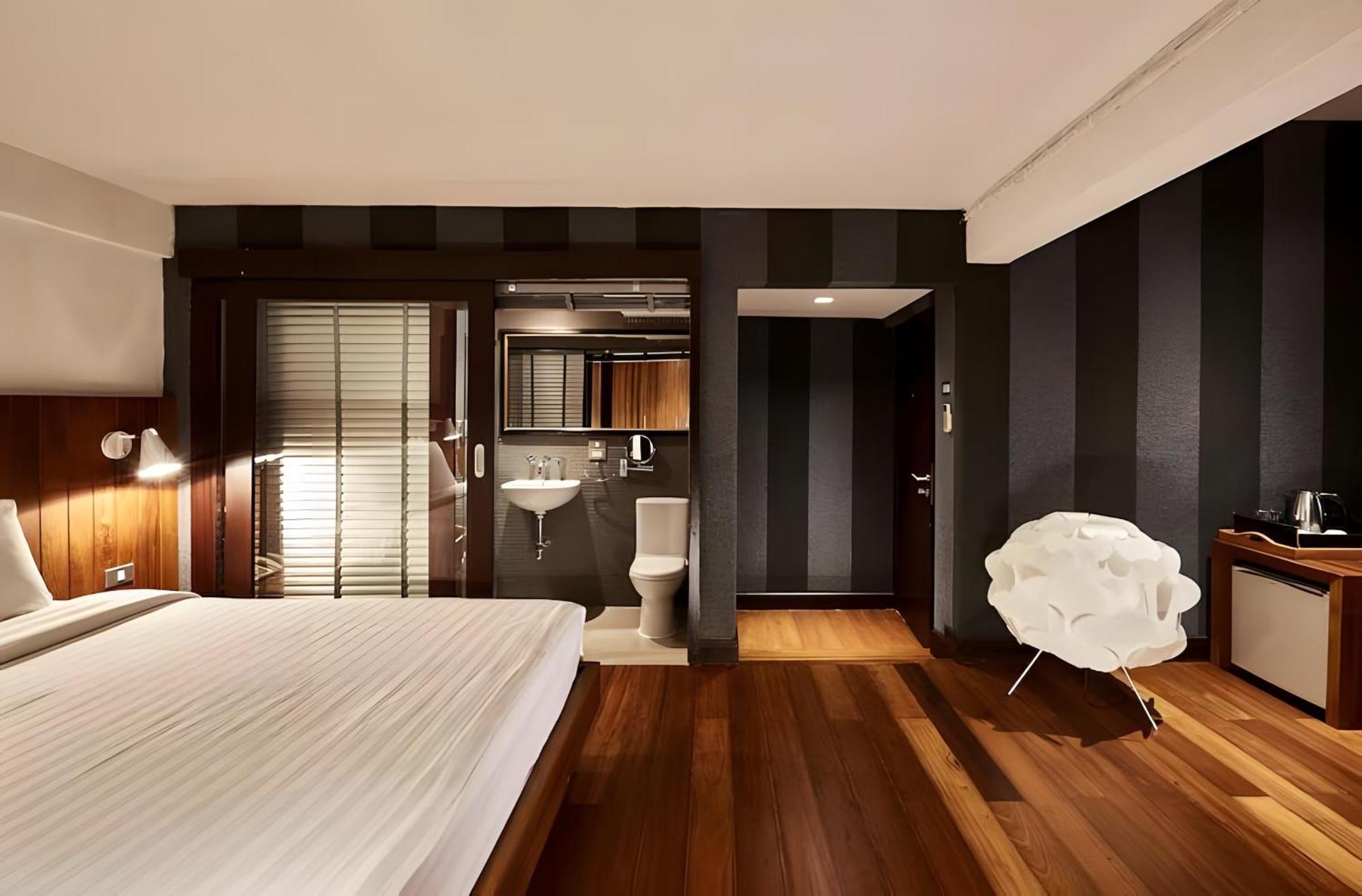 Wish Inn Silom - วิช อินน์ สีลม X Бангкок Экстерьер фото