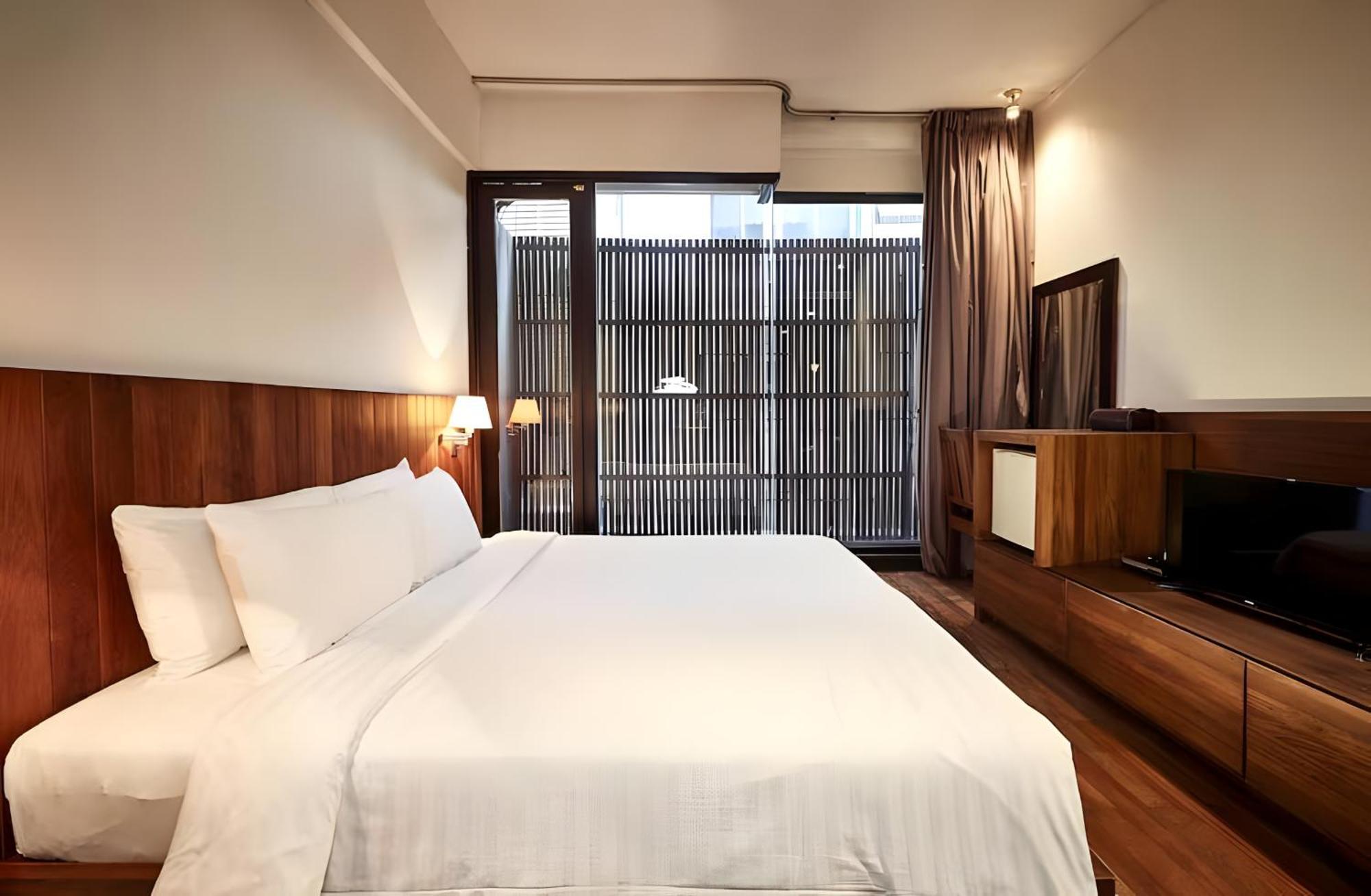 Wish Inn Silom - วิช อินน์ สีลม X Бангкок Экстерьер фото
